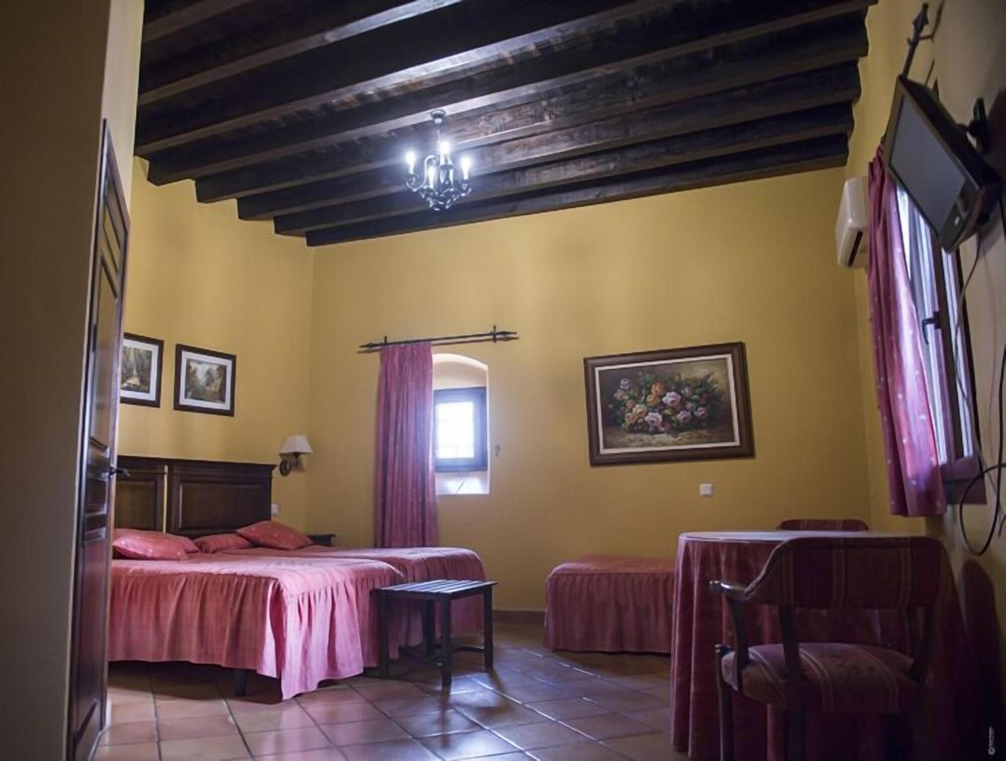 Отель Casa Grande De Эль-Бурго Экстерьер фото